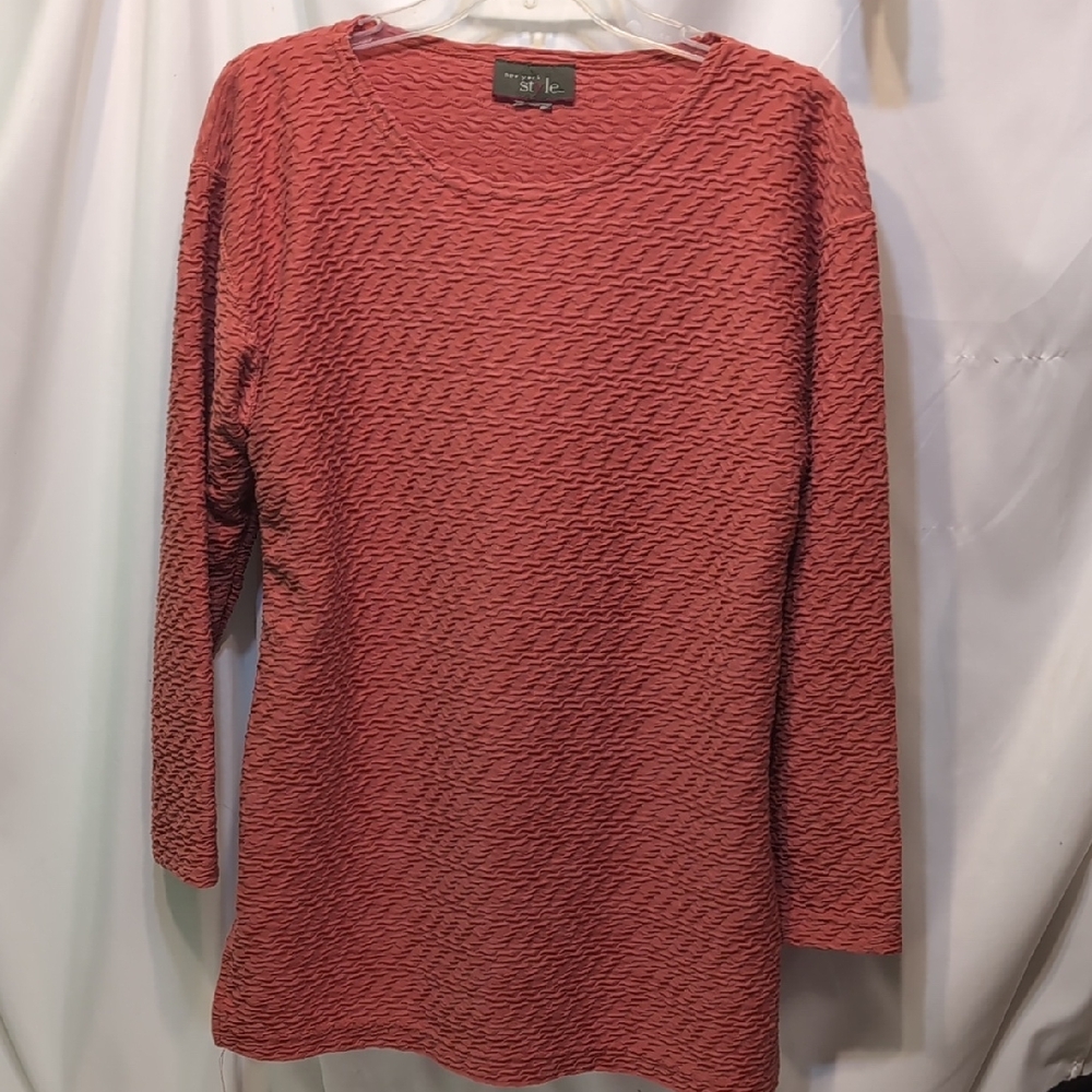 New York Style Textured Long Sleeve Top in Coral Size Large